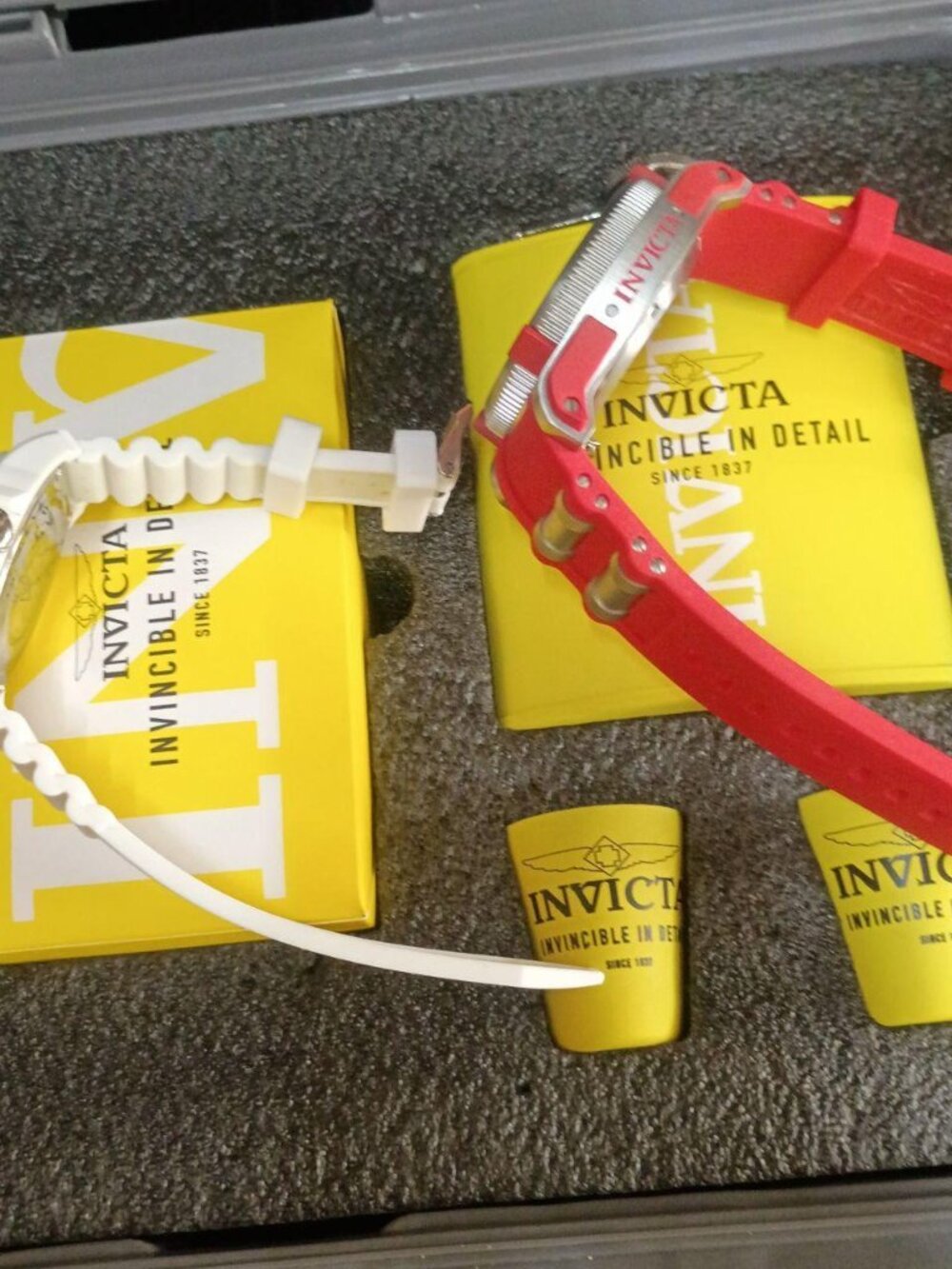 Invicta Gift Set 2 Watches Flask Shot Glasses Gray Case